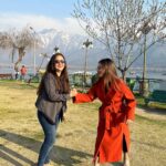 Anushka Sen Instagram - Trip with my besties 🏔🌸💜 Srinagar, Jammu and Kashmir