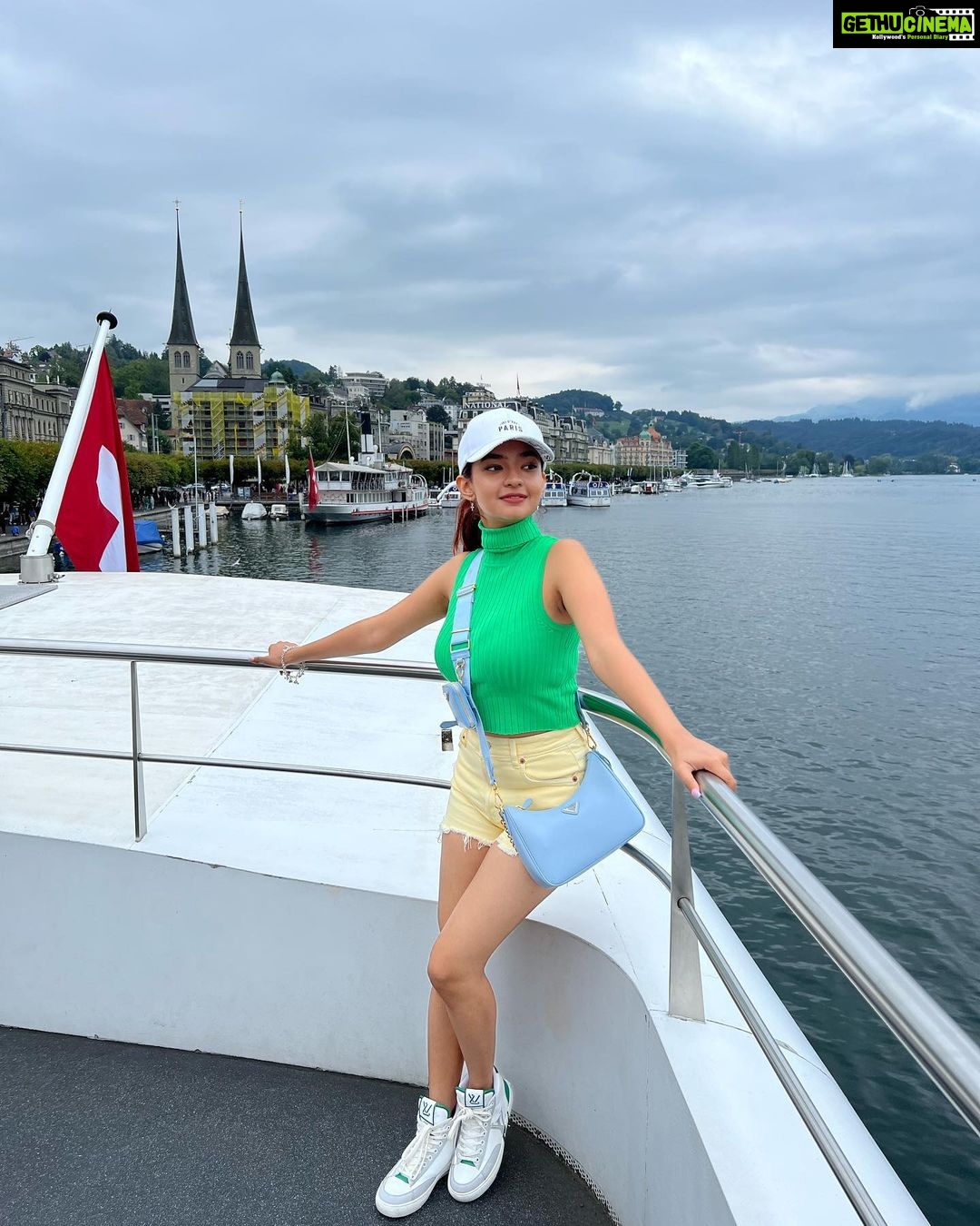 Anushka Sen Instagram - 🚢💜🥰 Lucerne, Switzerland