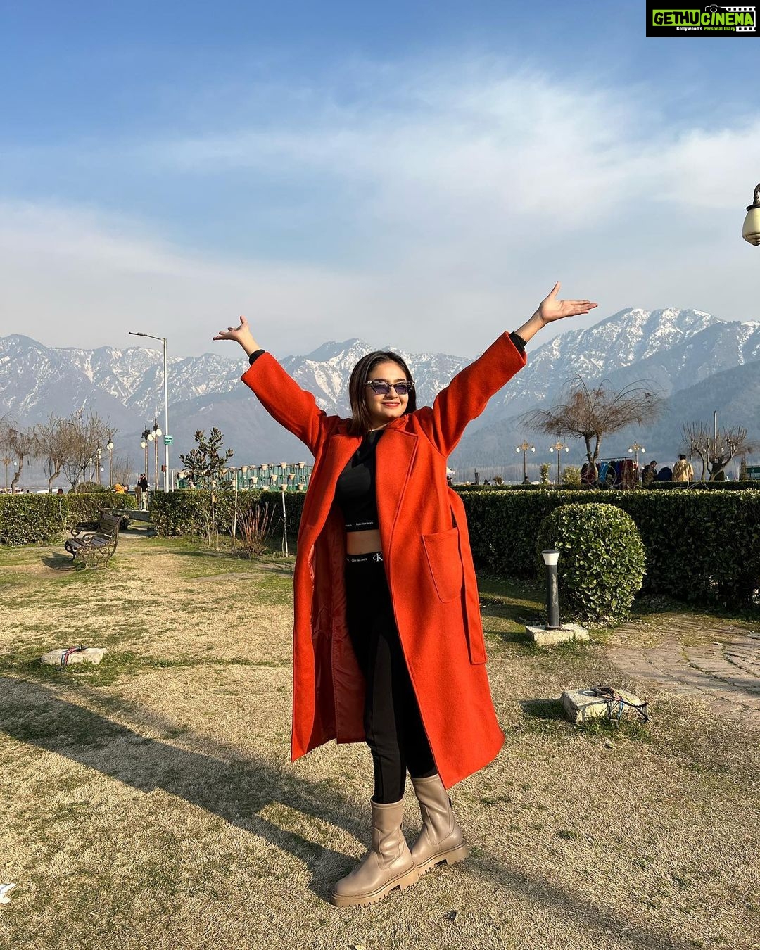 Anushka Sen Instagram - Kashmir 💗🌷💕 Srinagar, Jammu and Kashmir