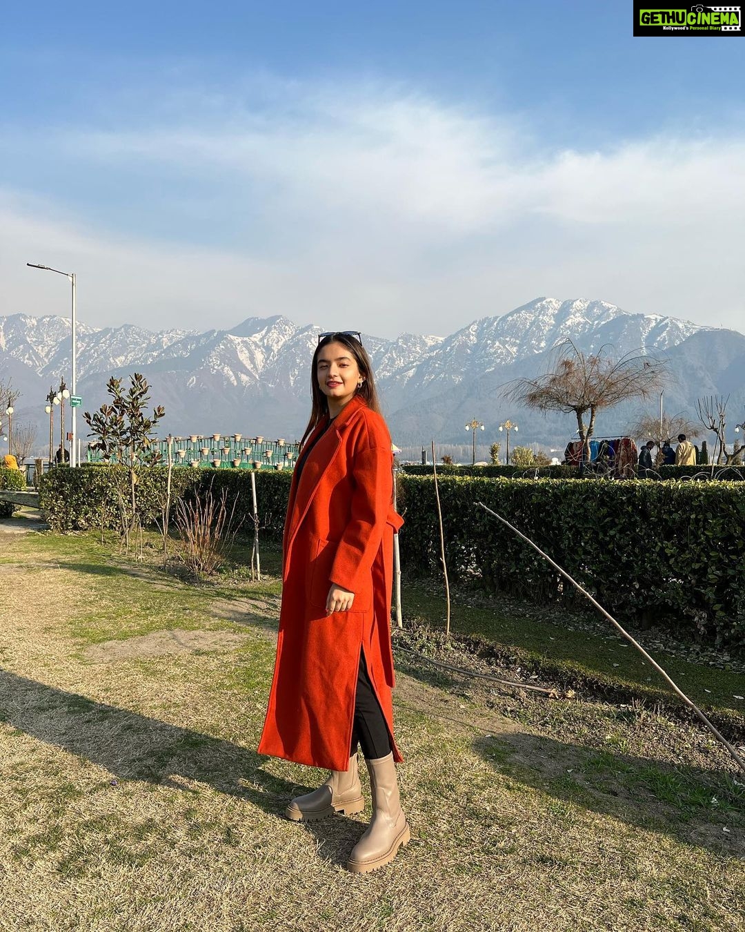 Anushka Sen Instagram - Kashmir 💗🌷💕 Srinagar, Jammu and Kashmir