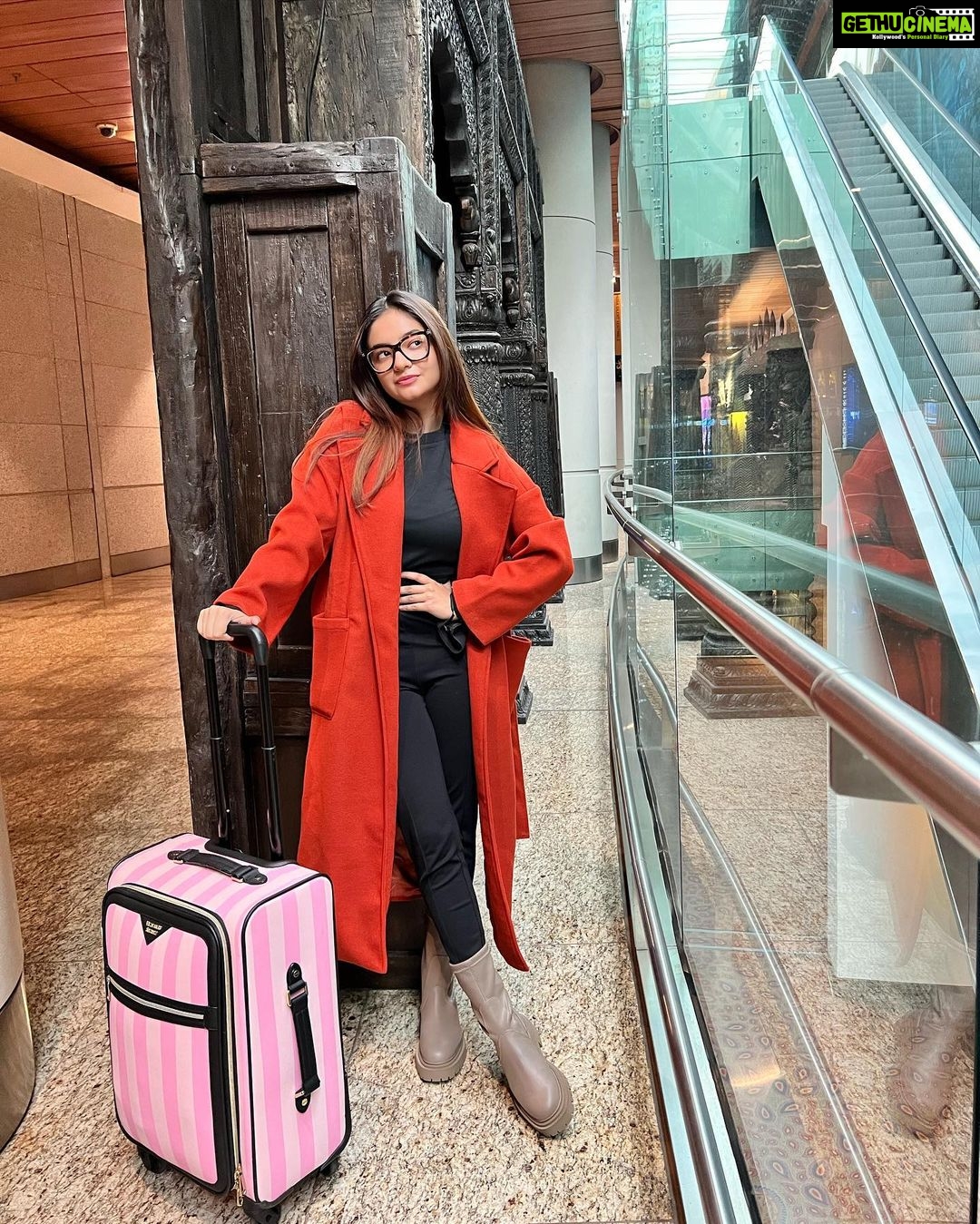 Anushka Sen Instagram - airport ✈️ Chhattarpati Shivaji International Airport Mumbai