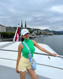 Anushka Sen Instagram - 🚢💜🥰 Lucerne, Switzerland