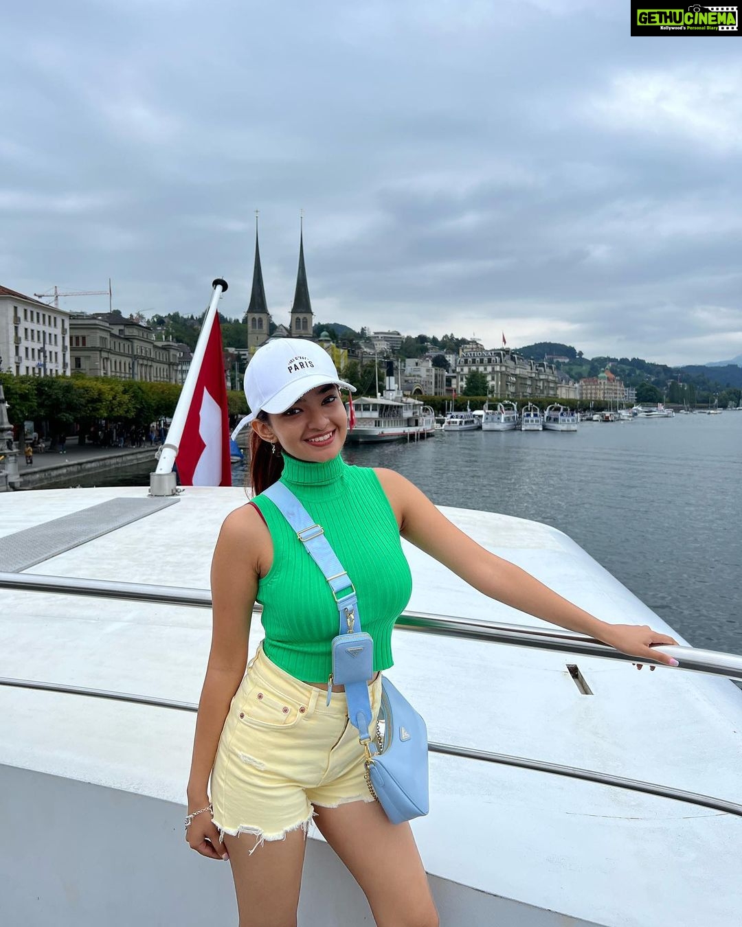 Anushka Sen Instagram - 🚢💜🥰 Lucerne, Switzerland