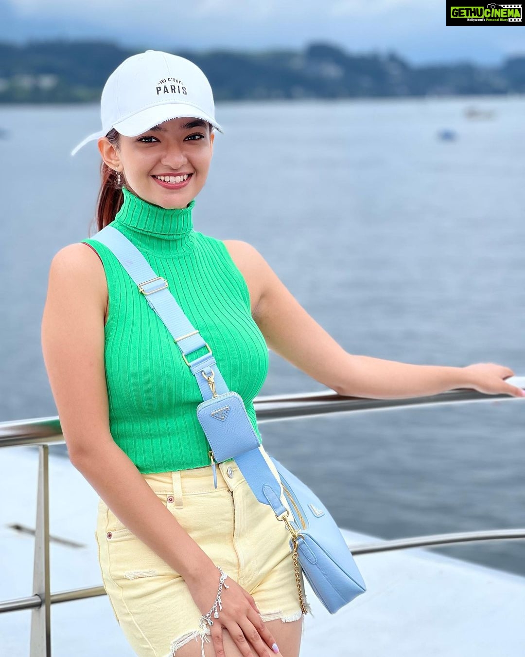 Anushka Sen Instagram - 🚢💜🥰 Lucerne, Switzerland