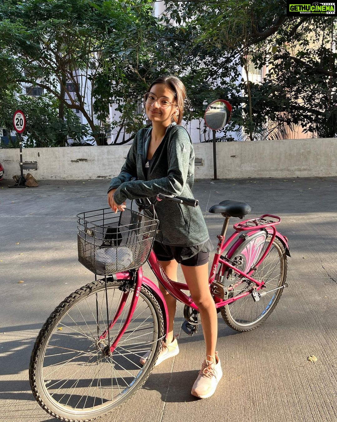 Anushka Sen Instagram - Cycling and music 🧸☀️🦋