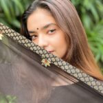 Anushka Sen Instagram - आँखों आँखों में 👀💜