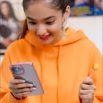 Anushka Sen Instagram - Check out Chupa Chups Gaming Studio, a cool way to bring fun to your life and to win* Rs2000 vouchers! Simply buy a pack, scan the QR code and play your favourite game! @ChupaChupsIndia #KarteRahoFunFanaFunFun.   *T&C Apply. Visit Chupachups.in