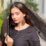 Anushka Sen Instagram – Dil Ye Tum Se Judta Hai
Hawaon Mein Yun Udta Hai
Ho Jaise Rait Zara Si🖤🖤