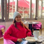 Anushka Sen Instagram - Hot chocolate and smiles 🏞 Interlaken, Switzerland