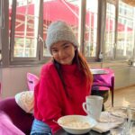 Anushka Sen Instagram – Hot chocolate and smiles 🏞 Interlaken, Switzerland