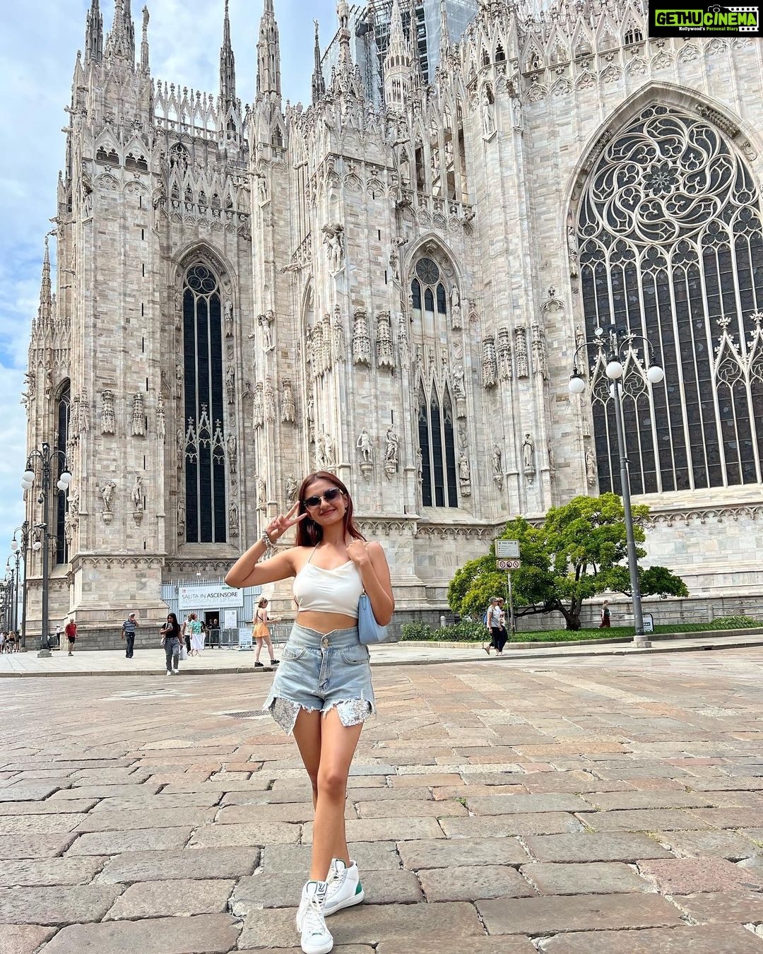Anushka Sen Instagram - Hello MILAN 🫶🇮🇹 Milan, Italy