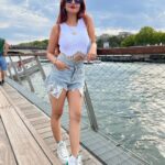 Anushka Sen Instagram – Cruise experience in Paris 🚢 🥰🫶 Rives de la Seine à Paris