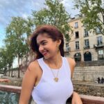 Anushka Sen Instagram - Cruise experience in Paris 🚢 🥰🫶 Rives de la Seine à Paris