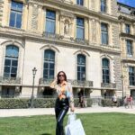 Anushka Sen Instagram – Chapter 20, Episode 1 🥳🦦✨ Museo del Louvre