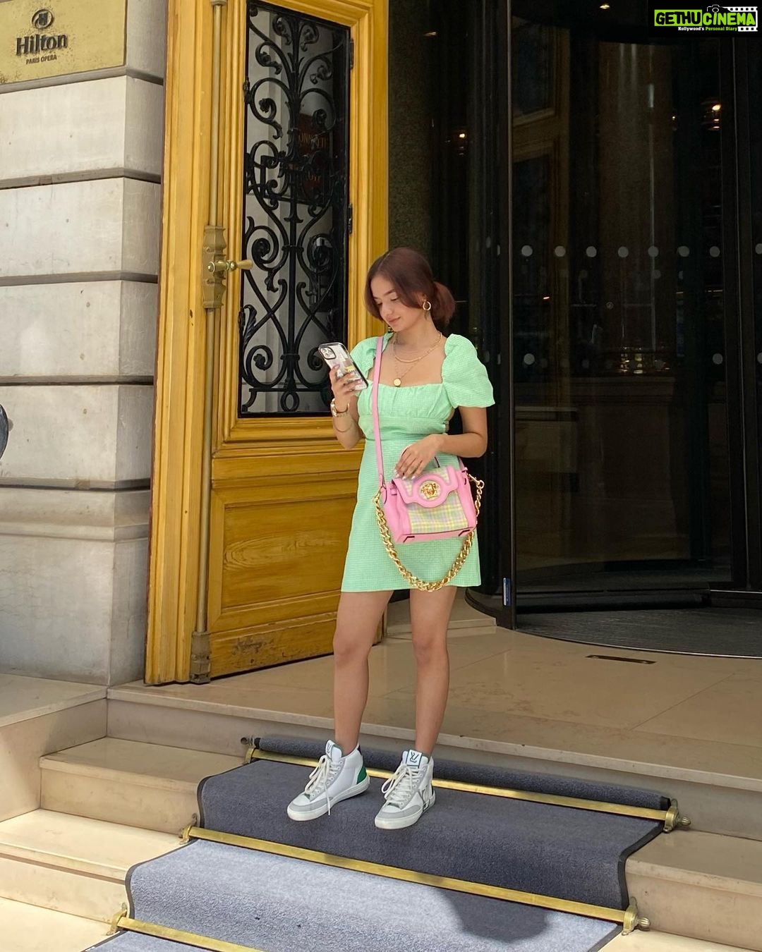 Anushka Sen Instagram - Tour du monde 🇫🇷✨🫶 Paris, France