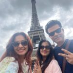 Anushka Sen Instagram - Eiffel Tower 🇫🇷🥹✨ dreams do come true 🫶 Tour Eiffel