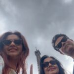 Anushka Sen Instagram - Eiffel Tower 🇫🇷🥹✨ dreams do come true 🫶 Tour Eiffel