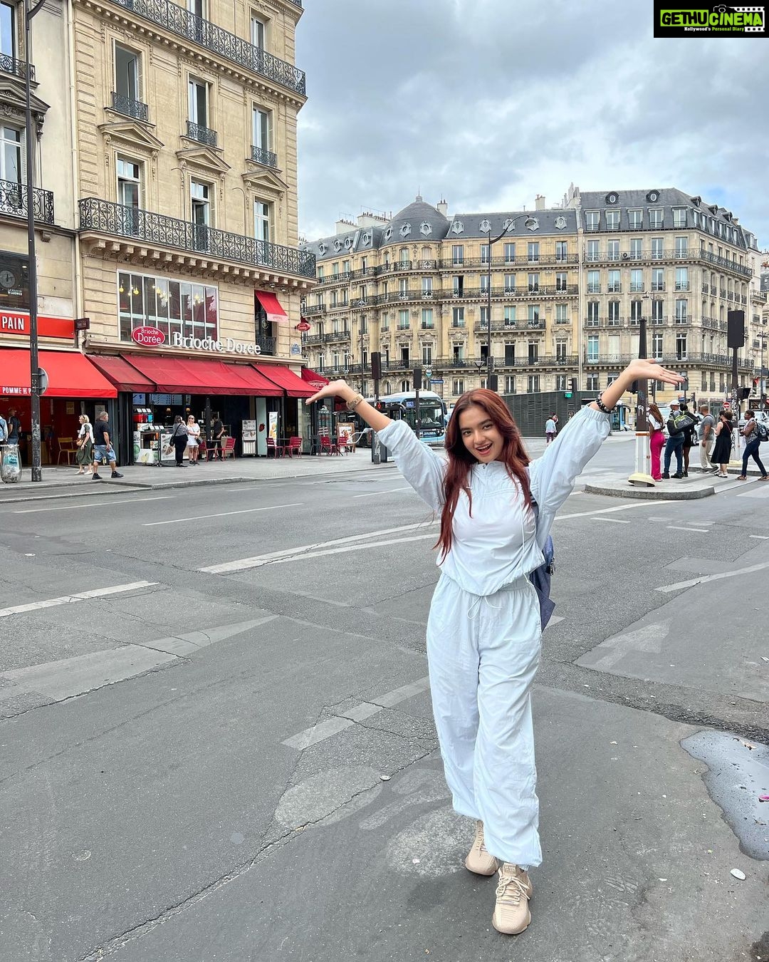 Anushka Sen Instagram - P A R I S 🇫🇷🦦✨ my dream place 🥹🫶 Can’t believe I’m hereee😍 one major dream from bucket list check 🥳 #birthdayweek #paris Paris, France