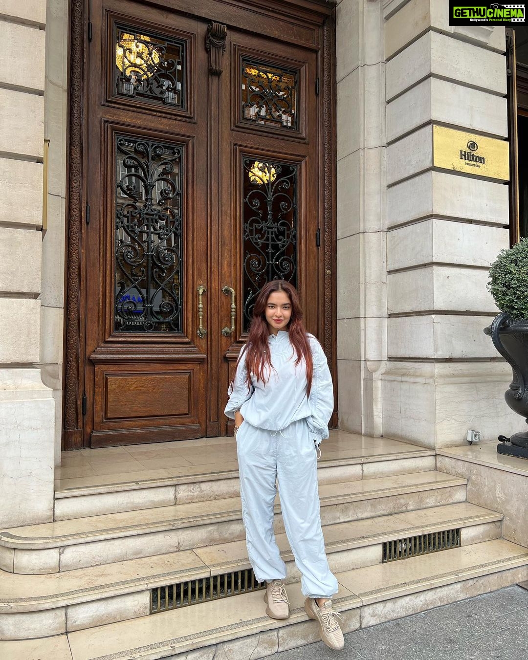 Anushka Sen Instagram - P A R I S 🇫🇷🦦✨ my dream place 🥹🫶 Can’t believe I’m hereee😍 one major dream from bucket list check 🥳 #birthdayweek #paris Paris, France