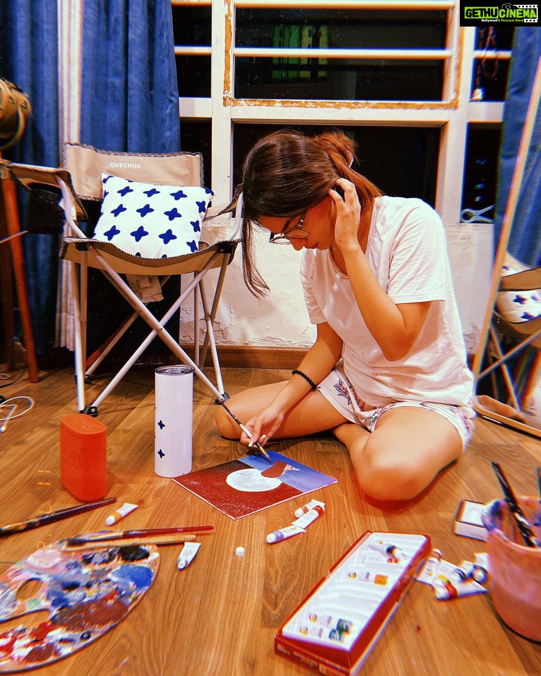 Anushka Sen Instagram - 3 hrs of painting, fun nights 😇✨🫶