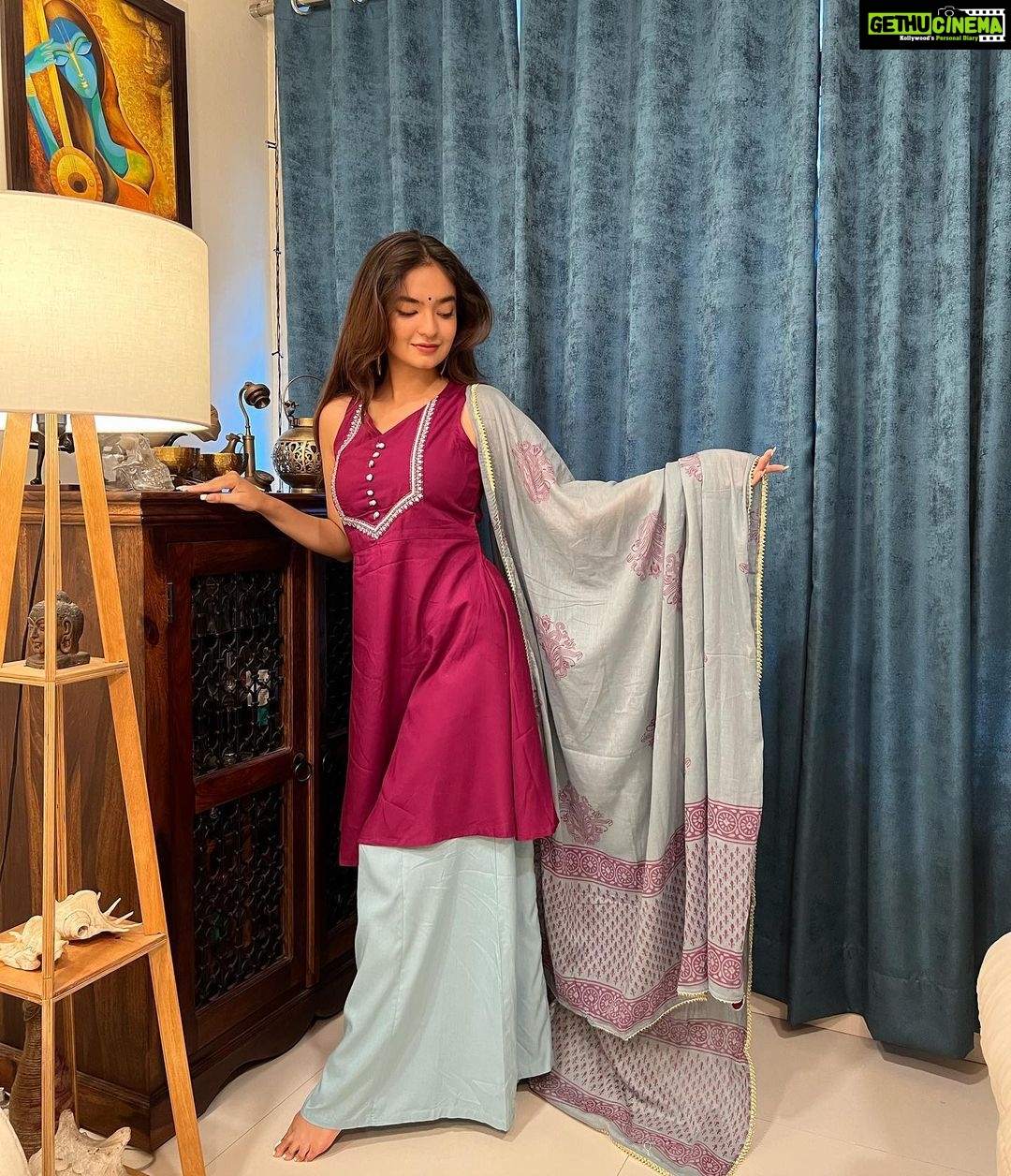 Anushka Sen Instagram - तेरा ये इश्क मेरा फितूर तू जो भी कहे बन जाऊं मैं 💜 . . Wearing: @yuftaindia