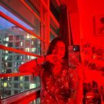 Anushka Sen Instagram - red lights
