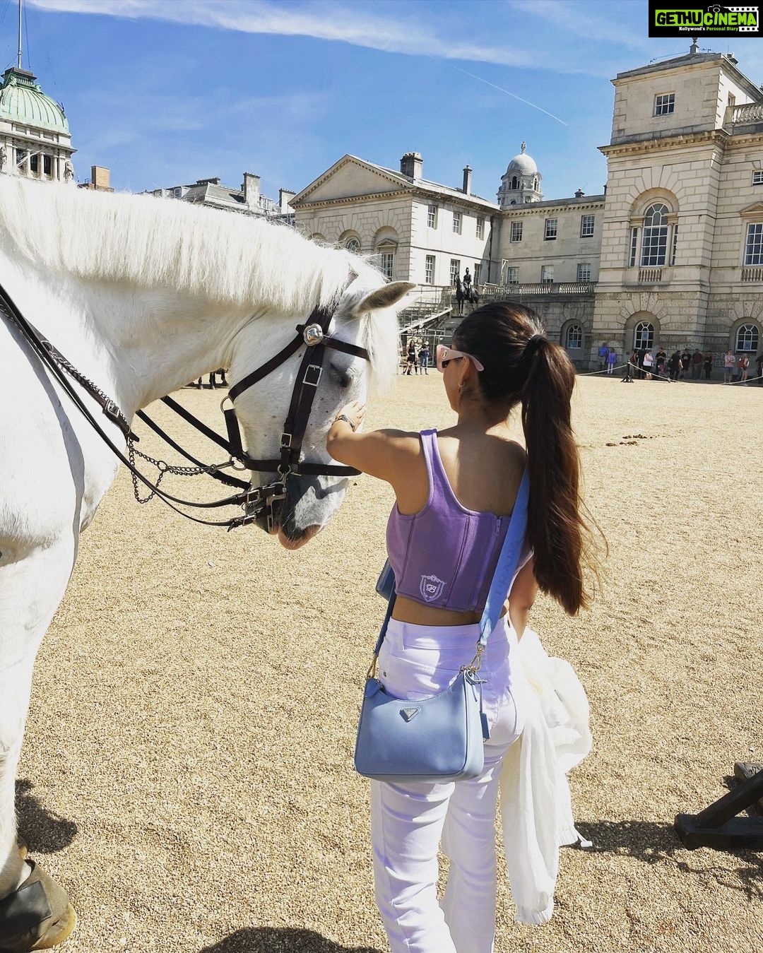 Anushka Sen Instagram - Should we name her cookie and cream or vanilla? She so prettyyyš London, United Kingdom