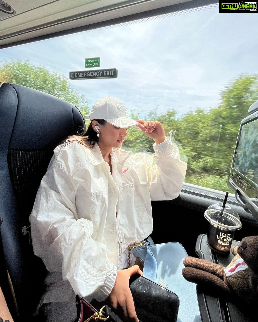 Anushka Sen Instagram - London photo dump π¬π§π«Άππ§Έ London, United Kingdom