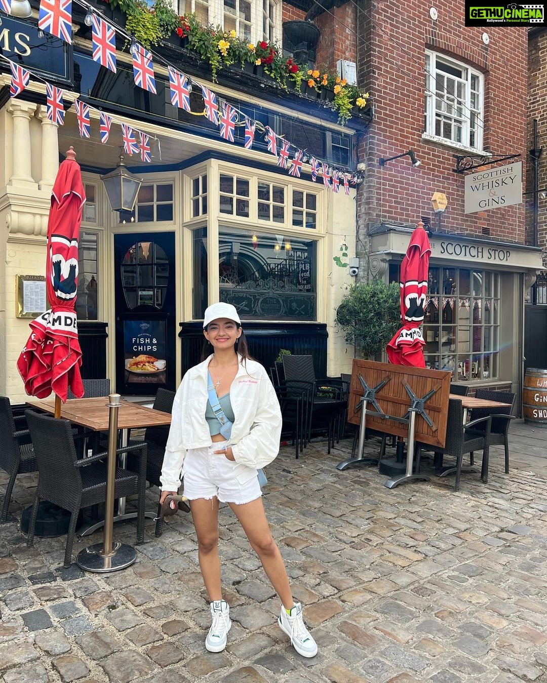 Anushka Sen Instagram - London photo dump π¬π§π«Άππ§Έ London, United Kingdom