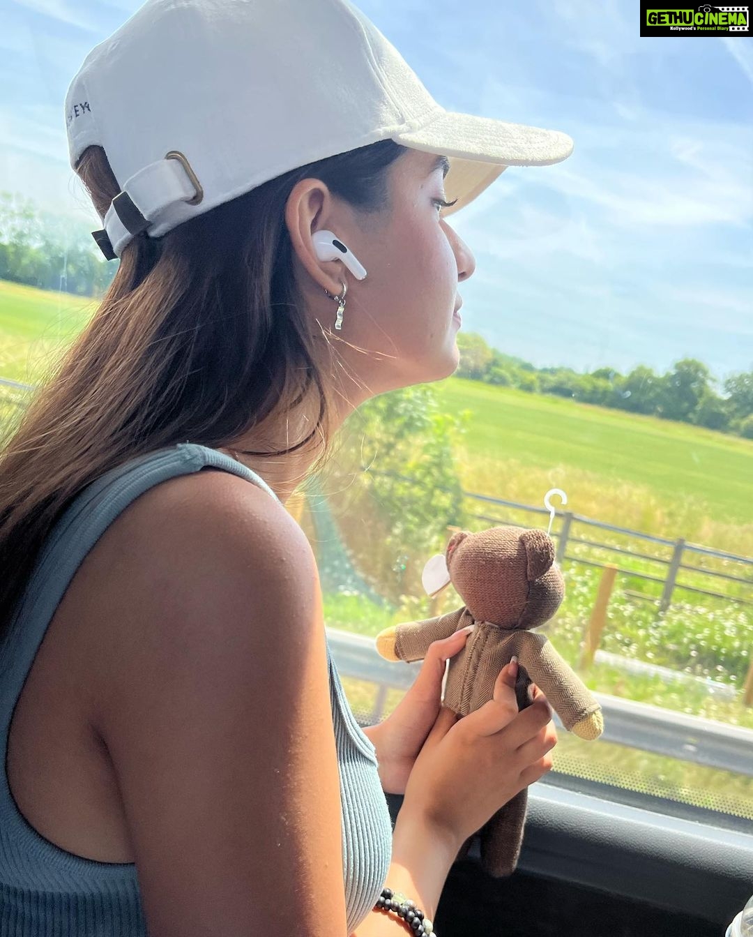 Anushka Sen Instagram - London photo dump π¬π§π«Άππ§Έ London, United Kingdom
