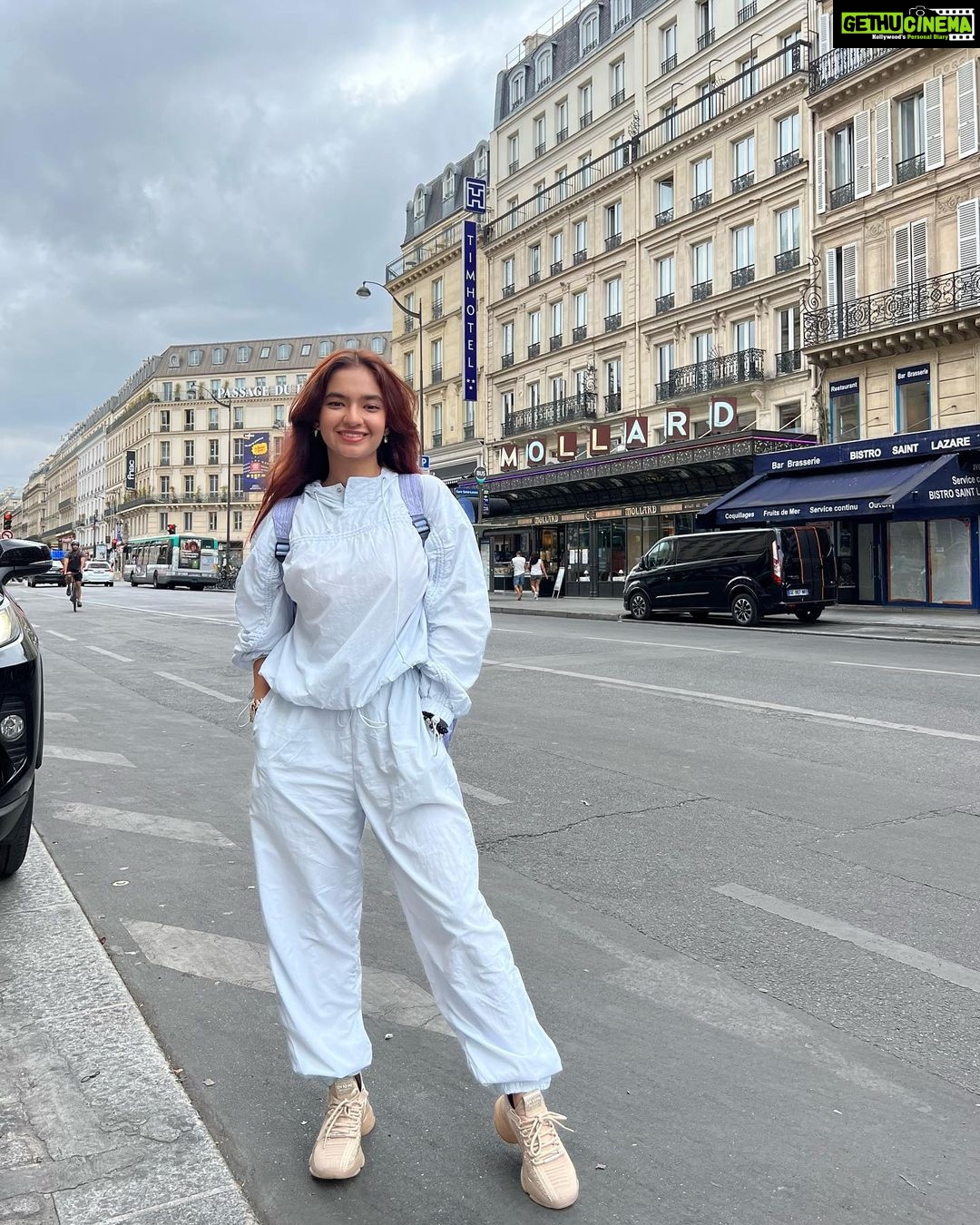 Anushka Sen Instagram - P A R I S 🇫🇷🦦✨ my dream place 🥹🫶 Can’t believe I’m hereee😍 one major dream from bucket list check 🥳 #birthdayweek #paris Paris, France