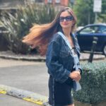 Anushka Sen Instagram - Currently listening ‘I Like That’ by Bazzi
