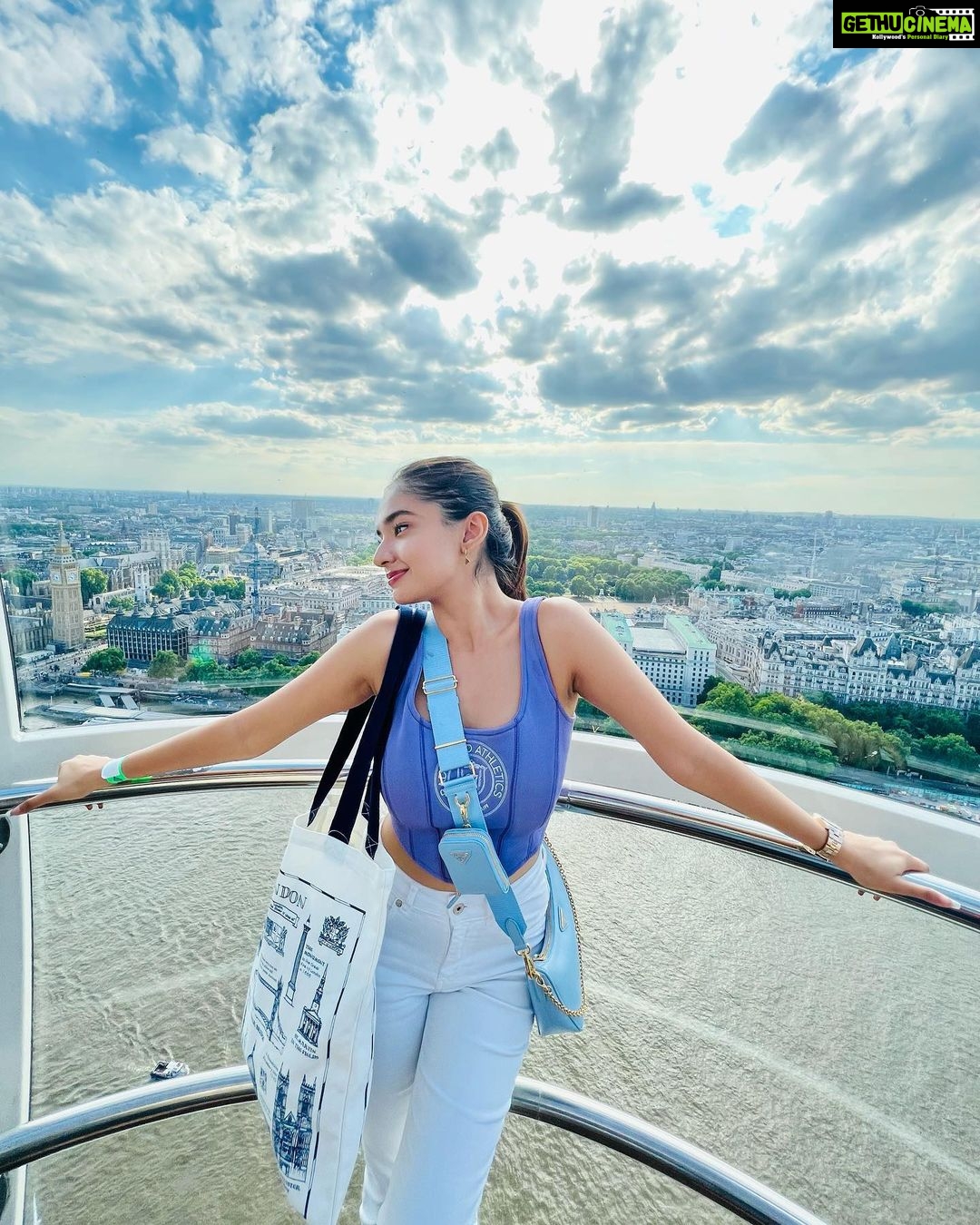 Anushka Sen Instagram - London is so beautiful 🇬🇧💗🦦 The Official London Eye