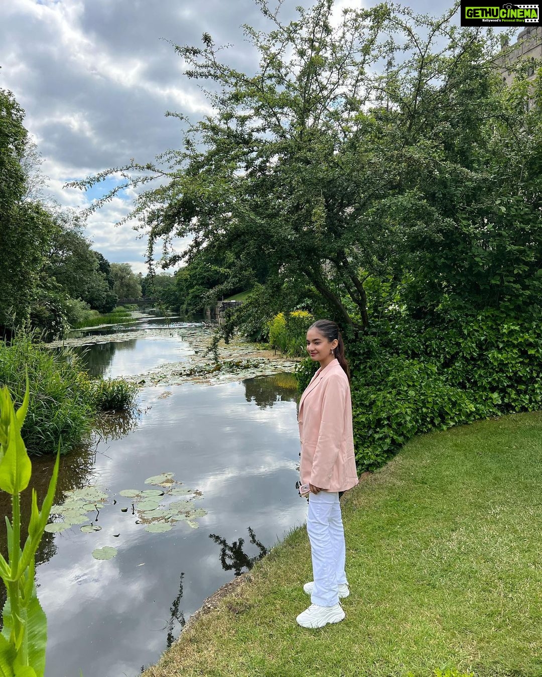 Anushka Sen Instagram - Nature 🦦🇬🇧✨ London, United Kingdom