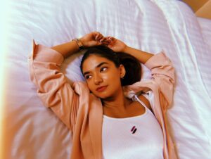 Anushka Sen Instagram - lazying around like my fav emoji 🦦
