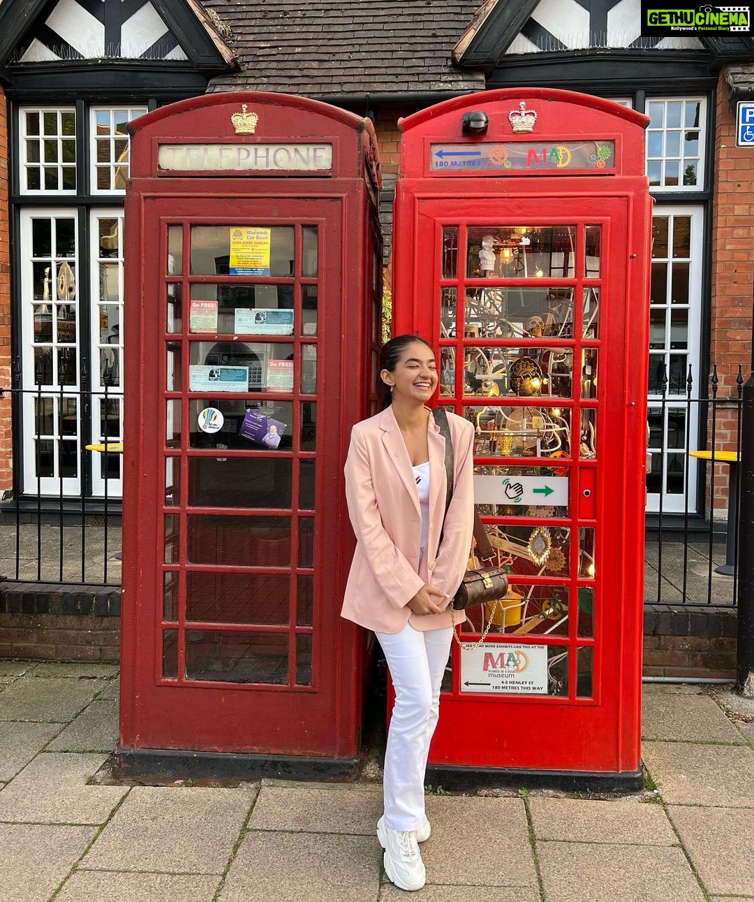 Anushka Sen Instagram - One call away 👀😋 Shakespeare's Birthplace