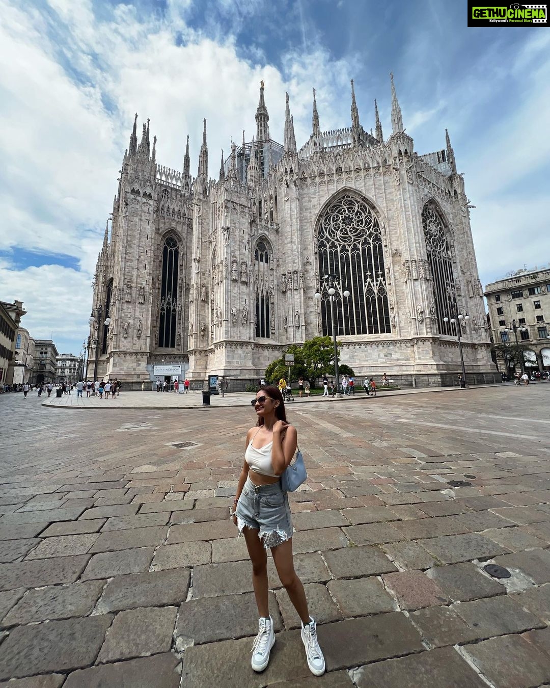 Anushka Sen Instagram - Hello MILAN 🫶🇮🇹 Milan, Italy