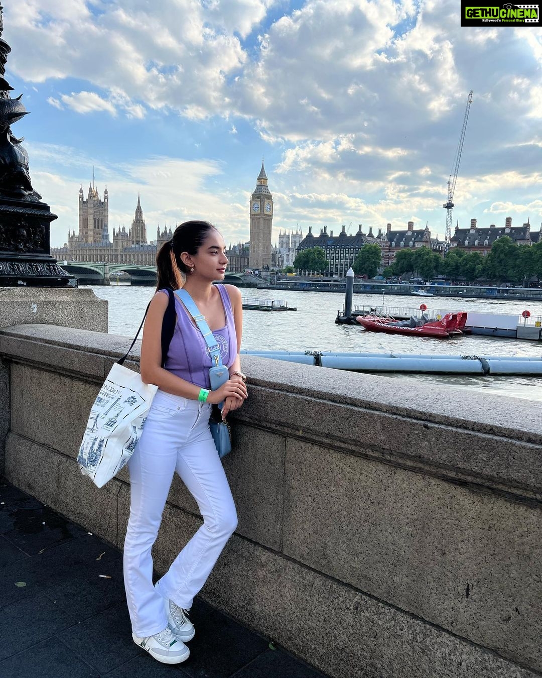 Anushka Sen Instagram - Still feels like a dream π¬π§π«Άβ¨ London, United Kingdom