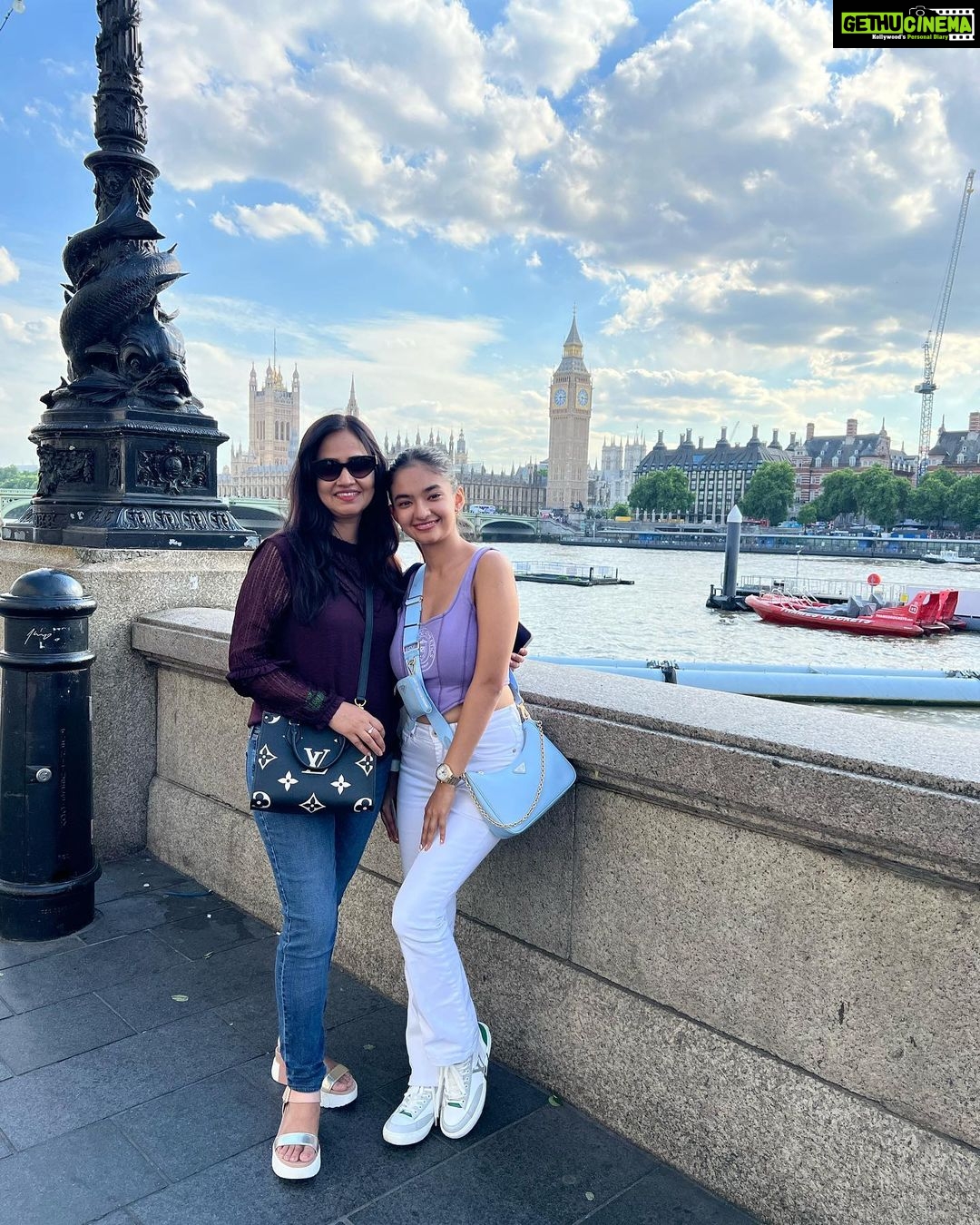 Anushka Sen Instagram - Still feels like a dream π¬π§π«Άβ¨ London, United Kingdom