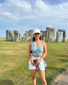 Anushka Sen Instagram - Stonehenge,England 🫶🥰 Stonehenge world Heritage site, Great Britain