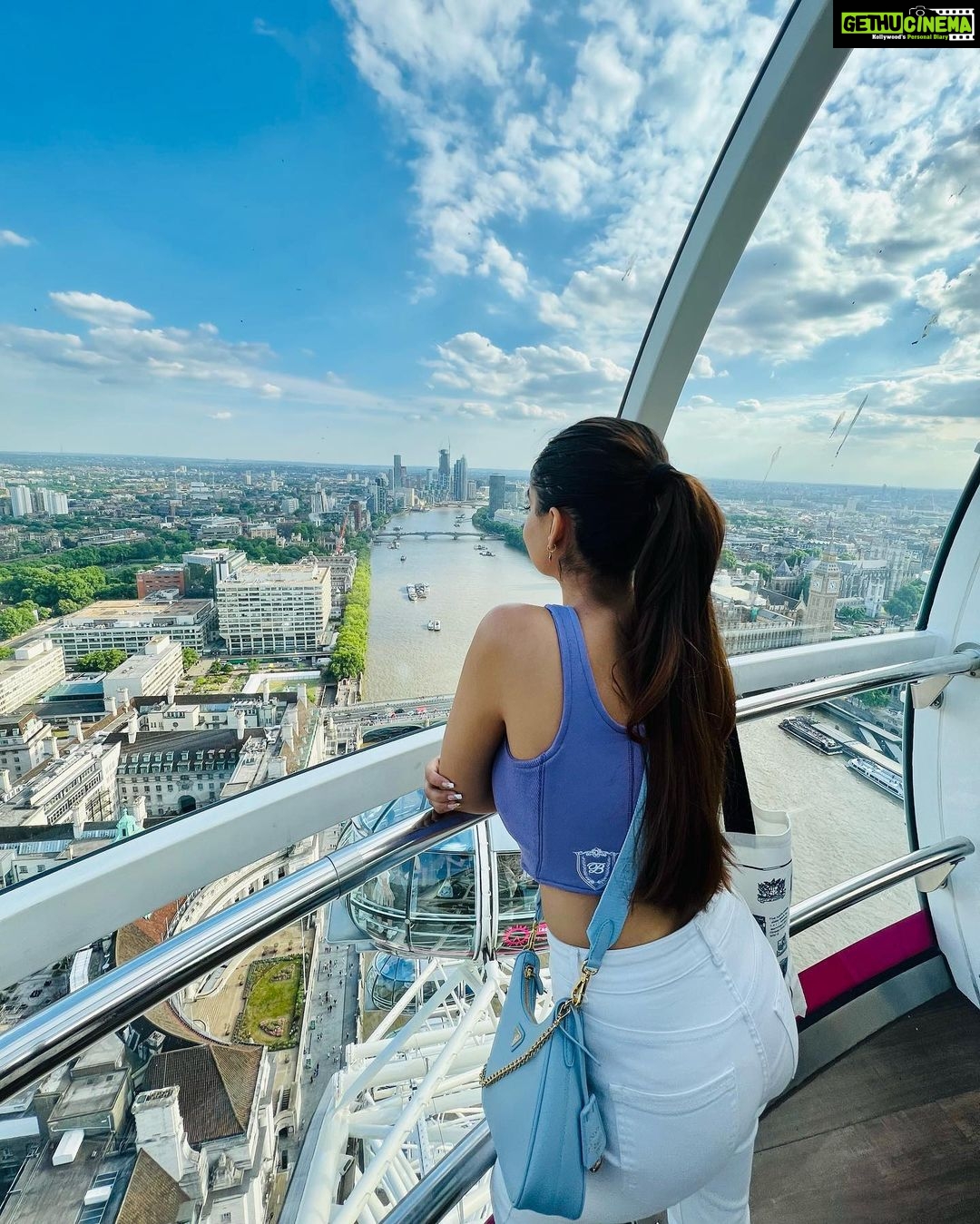 Anushka Sen Instagram - London is so beautiful 🇬🇧💗🦦 The Official London Eye