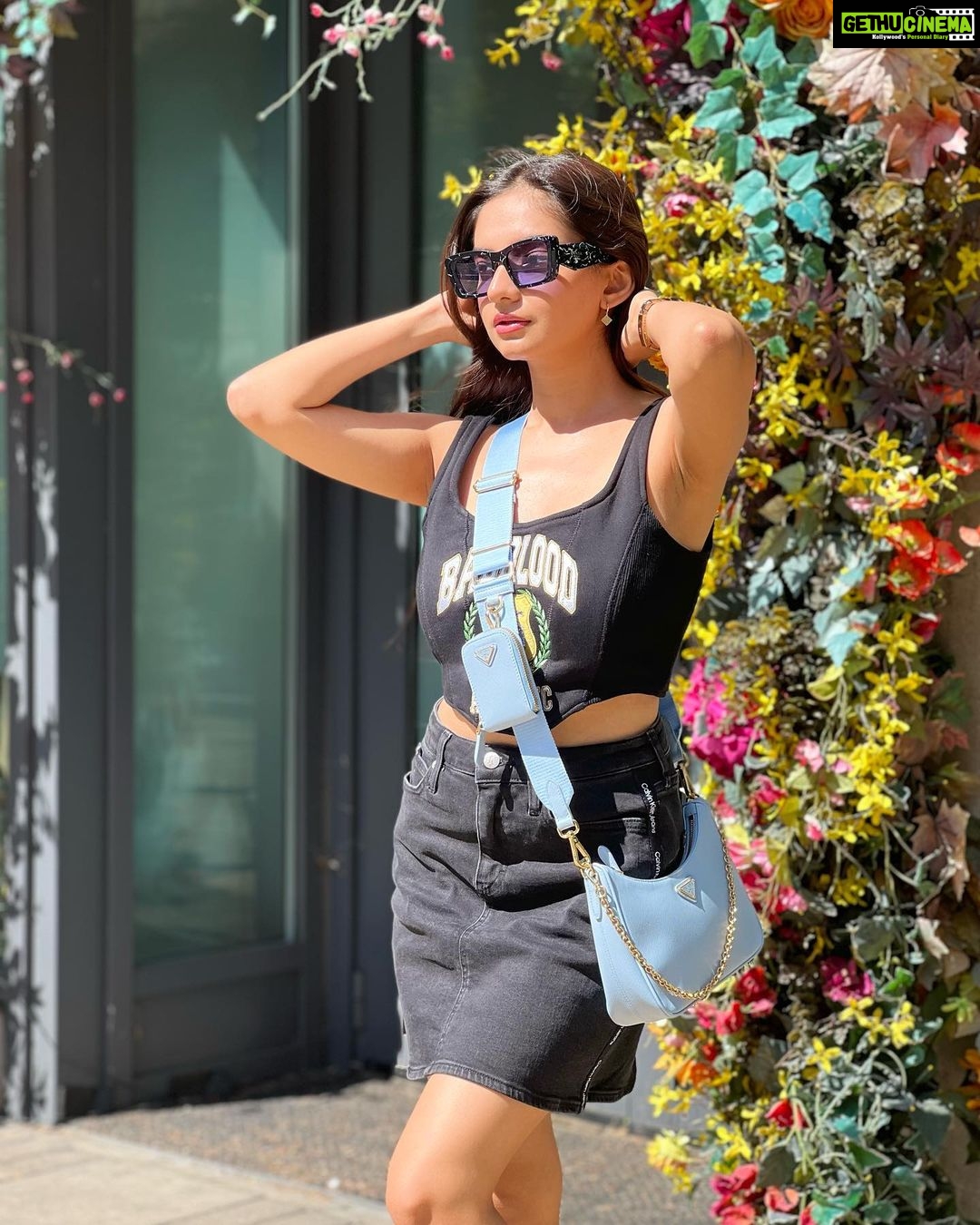 Anushka Sen Instagram - LONDON BABYY🇬🇧🫶 London, United Kingdom