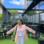 Anushka Sen Instagram - Life is good 🦦😎🇬🇧 Birmingham, United Kingdom