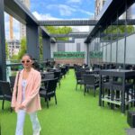 Anushka Sen Instagram - Life is good 🦦😎🇬🇧 Birmingham, United Kingdom