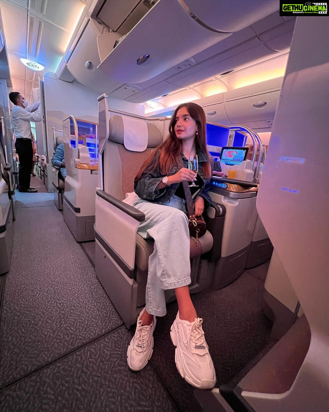 Anushka Sen Instagram - Sen family trip! Bbye India 🇮🇳 Chhattarpati Shivaji International Airport Mumbai