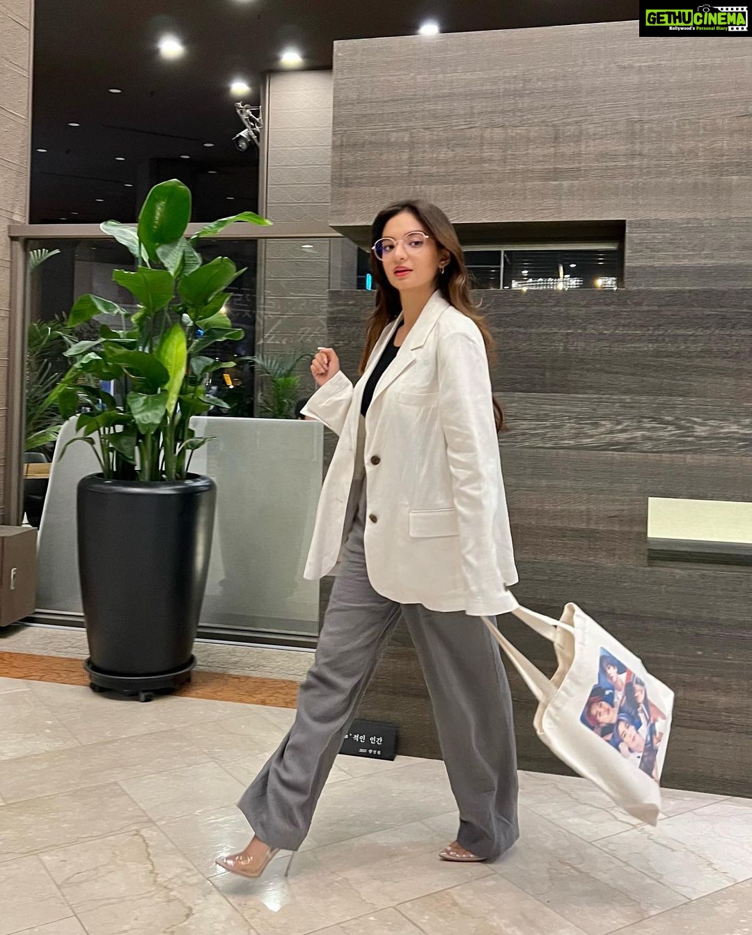 Anushka Sen Instagram - smooth like butter like a criminal under cover 🦦🧋 Seoul, Korea