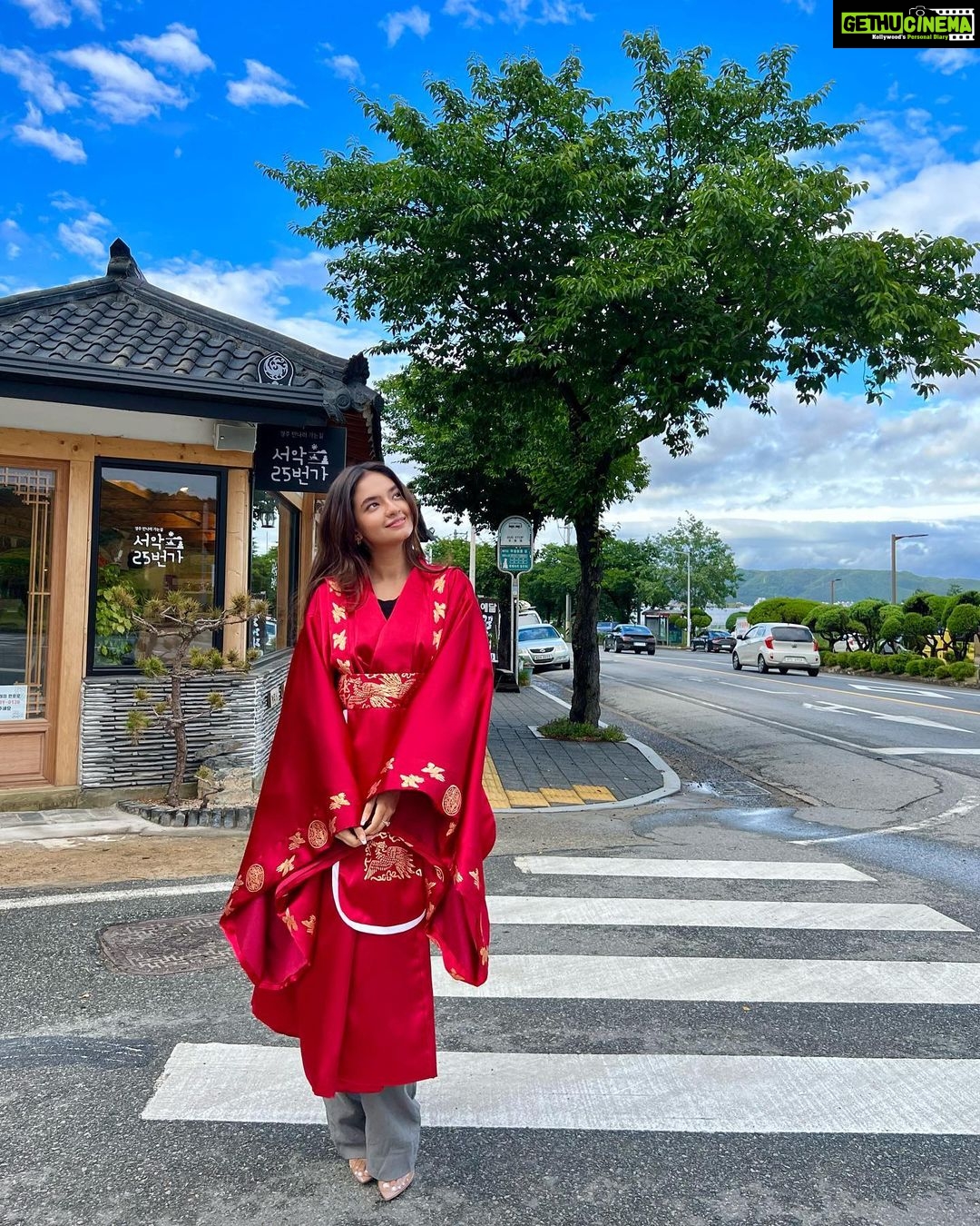 Anushka Sen Instagram - Old Korea experience 🇰🇷🥰 Gyeongju, Korea
