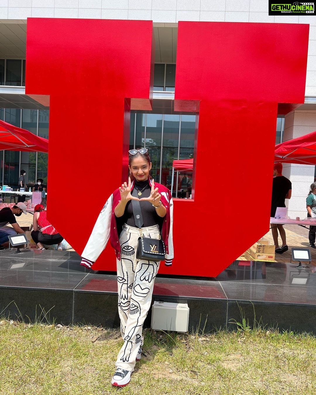 Anushka Sen Instagram - Korean University student experience at Utah🫰🇰🇷 #oneasia #asialab #wearehere The University of Utah Asia Campus