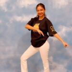 Anushka Sen Instagram – Flaunt your dance moves on #SaaraIndiaKhelega song and stand a chance to win an iPhone 13 by participating in this dance challenge Click on the audio, make sure to use #ZuZuZupeeDance with your entry. Follow and tag @zupee_official in your Reel and upload it. The contest closes on 31st of May.
The whole nation is taking up the #ZuZuZupeeDance Challenge, GET SET & put on your dancing shoes… 💃
THE STAGE IS ALL YOURS kyunki Teri chaal hai Kamaal!!! 👌
The Zupee team reserves the right to choose the winner. Only the people above 18 years of age are eligible to participate in this contest.
*T&C Apply
#ContestAlert #ZuZuZupeeDance #giveaway #contestindia #giveawayindia #Dancechallenge #Zupee