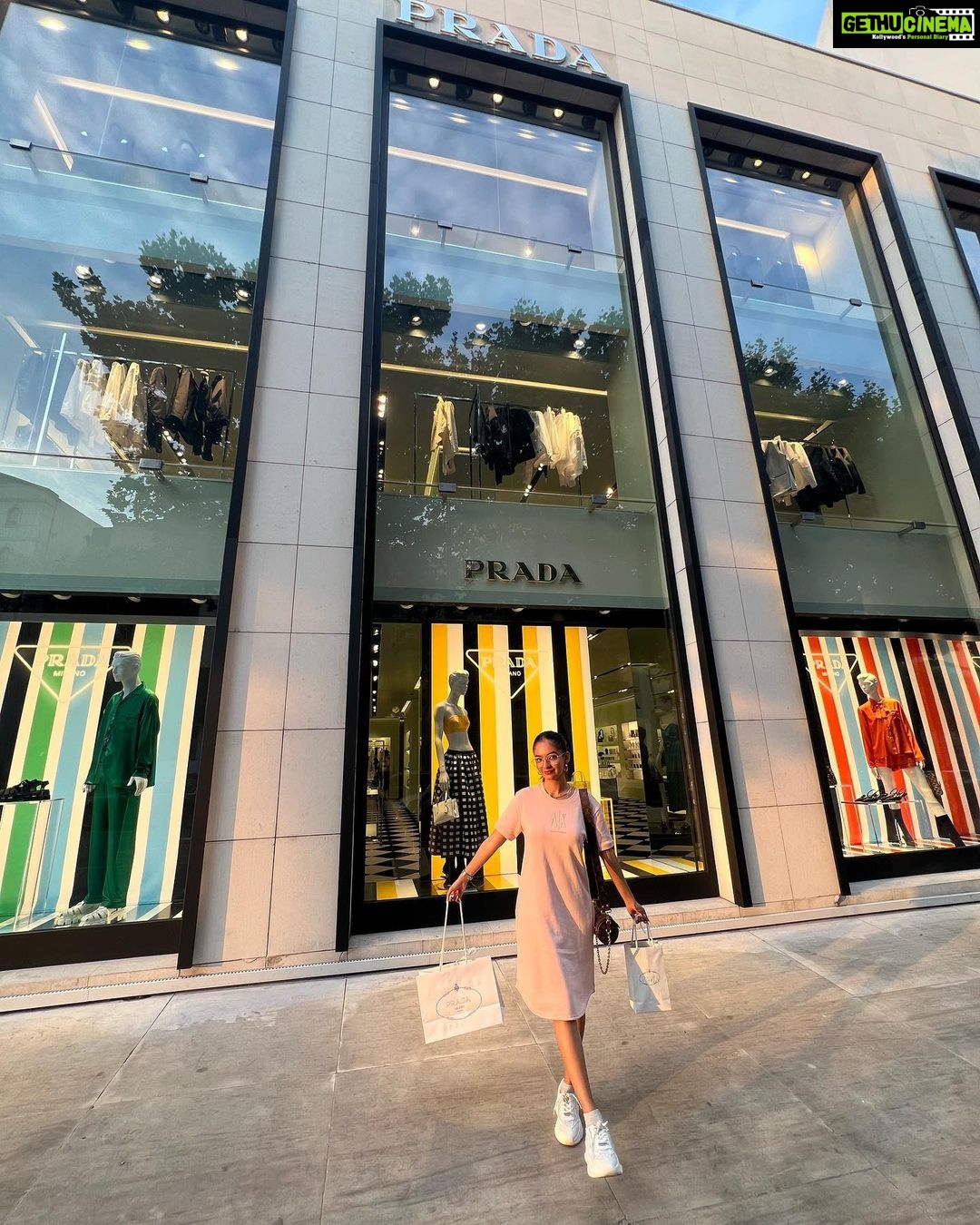 Anushka Sen Instagram - shopping day in Seoul 🫶🥰 Seoul, Korea